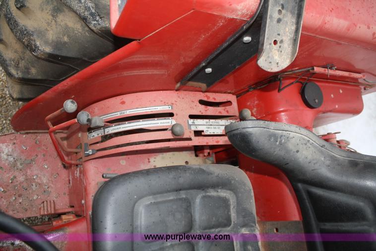 image for item A6997 1982 International 684 tractor