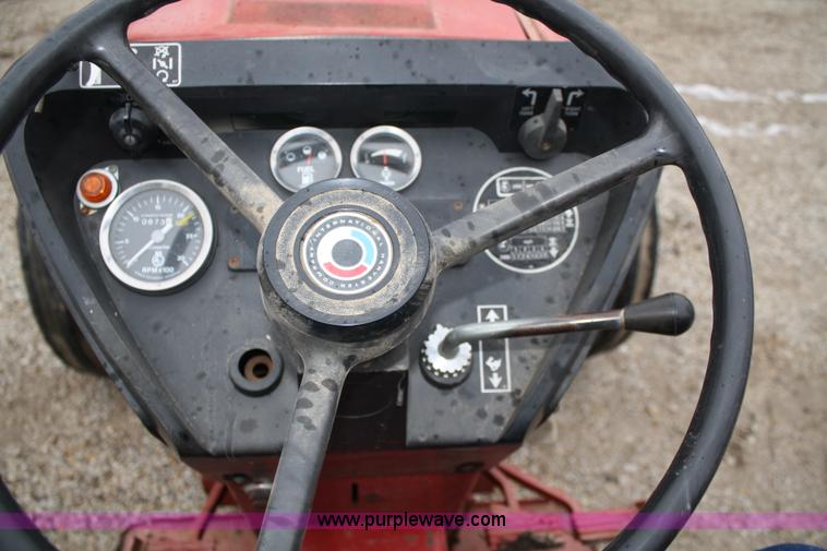 image for item A6997 1982 International 684 tractor