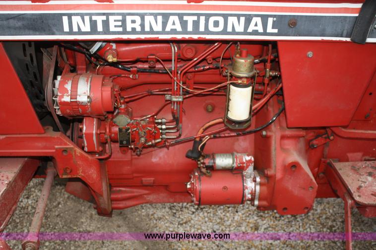 image for item A6997 1982 International 684 tractor