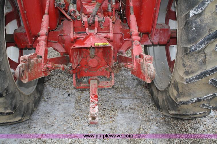 image for item A6997 1982 International 684 tractor