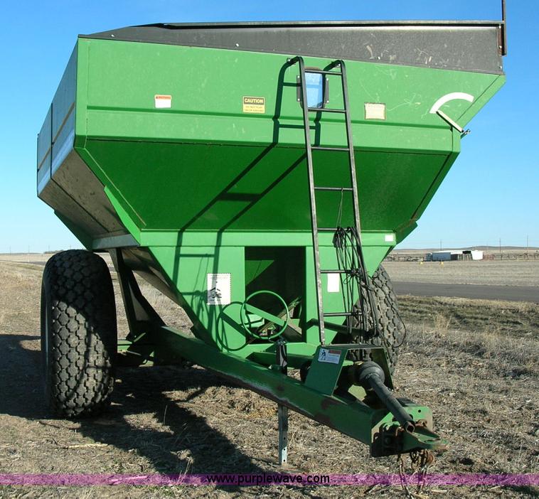 image for item B1019 Brent 774 grain cart