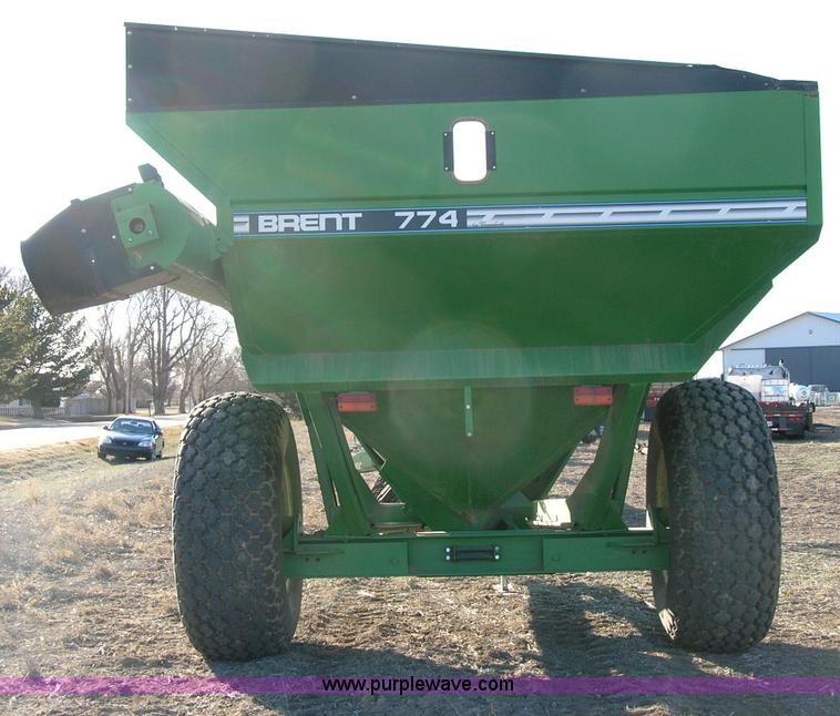image for item B1019 Brent 774 grain cart
