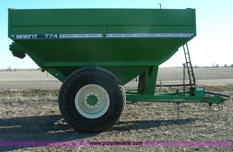 image for item B1019 Brent 774 grain cart