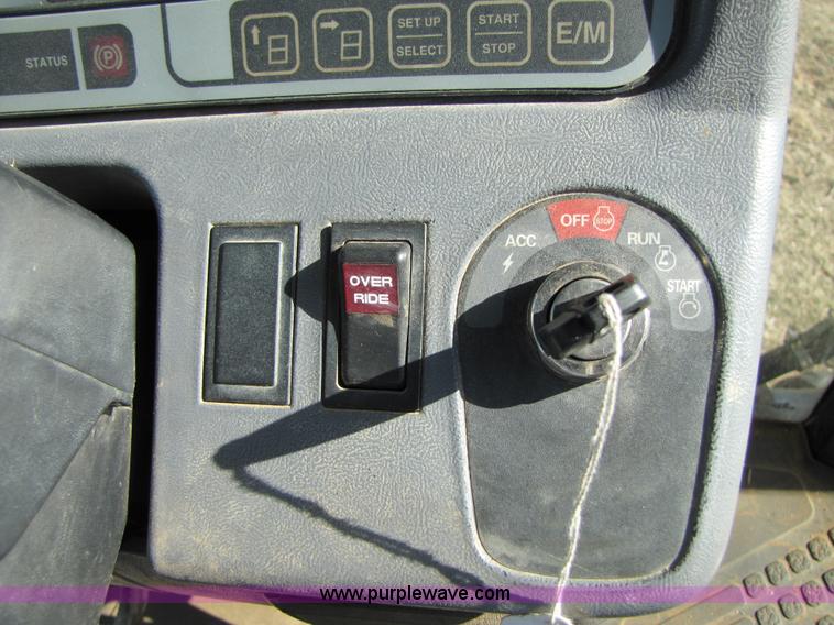 image for item B2208 1998 Caterpillar Challenger 55 track tractor