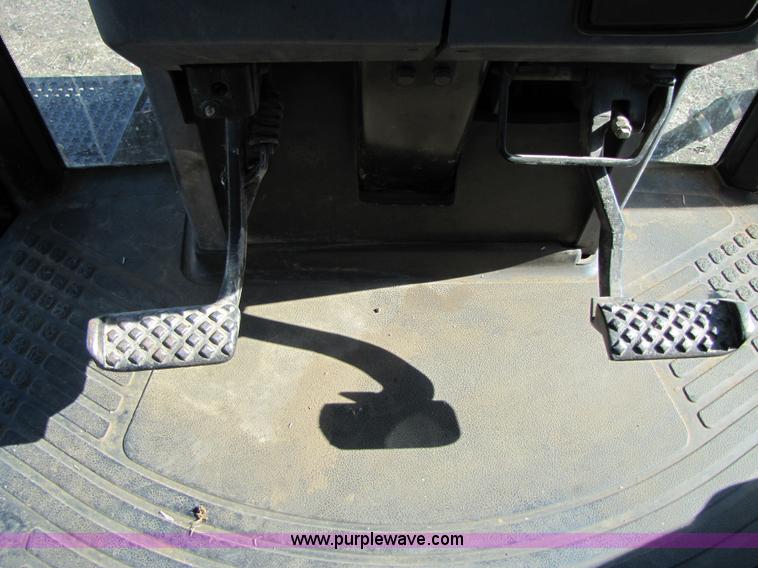 image for item B2208 1998 Caterpillar Challenger 55 track tractor