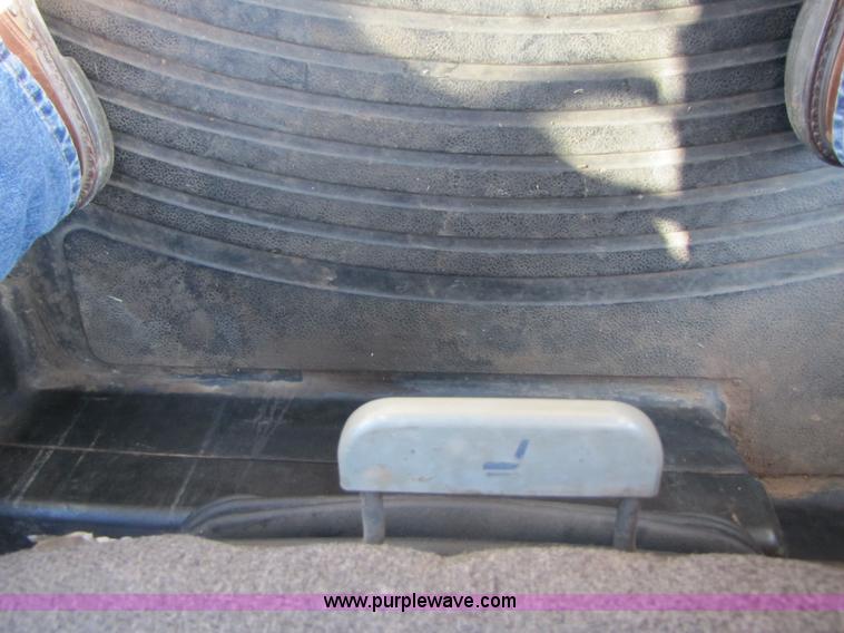 image for item B2208 1998 Caterpillar Challenger 55 track tractor