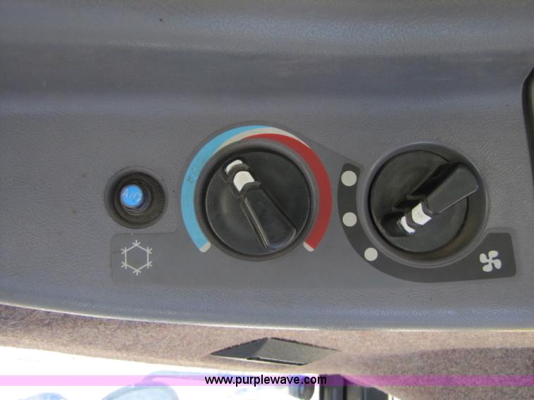 image for item B2208 1998 Caterpillar Challenger 55 track tractor