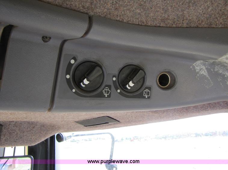 image for item B2208 1998 Caterpillar Challenger 55 track tractor