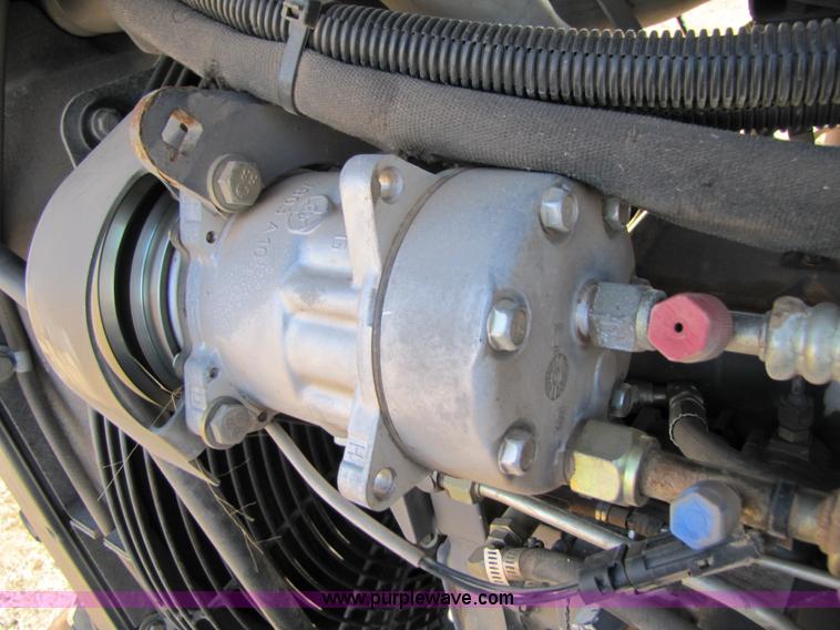 image for item B2208 1998 Caterpillar Challenger 55 track tractor