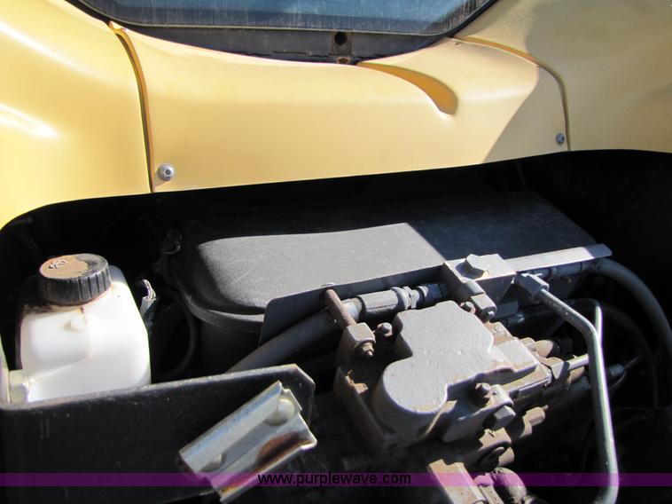 image for item B2208 1998 Caterpillar Challenger 55 track tractor