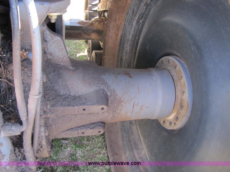 image for item B2208 1998 Caterpillar Challenger 55 track tractor