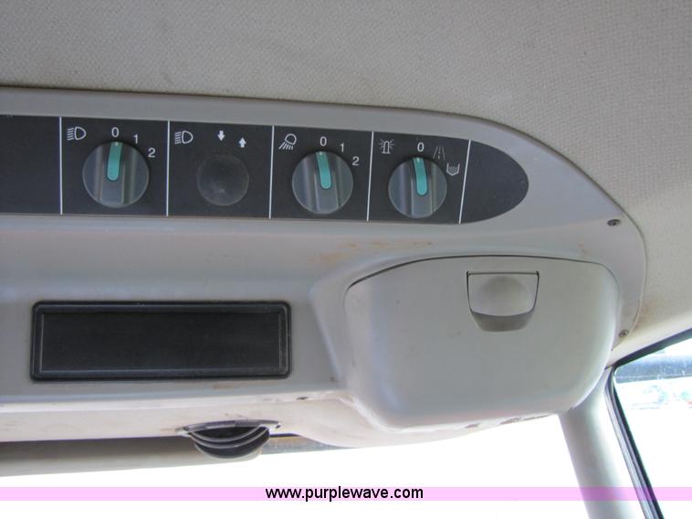 image for item B2209 1998 Caterpillar 480 Lexion combine