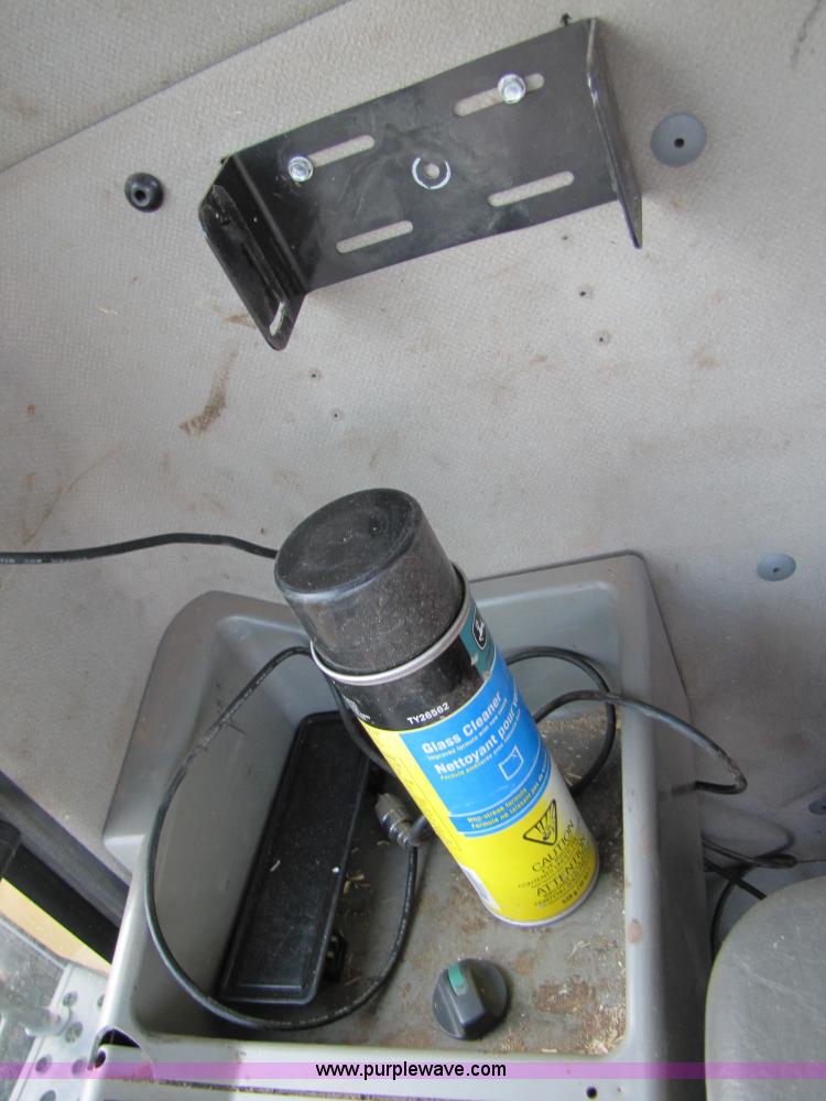 image for item B2209 1998 Caterpillar 480 Lexion combine