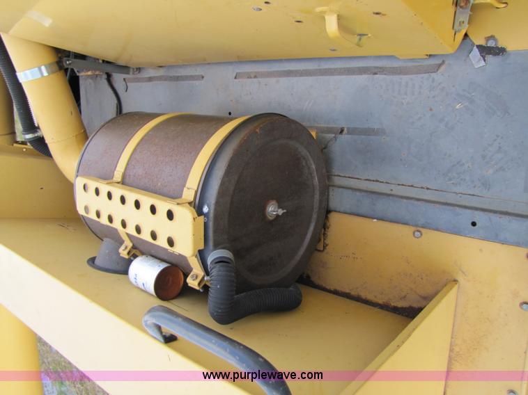 image for item B2209 1998 Caterpillar 480 Lexion combine