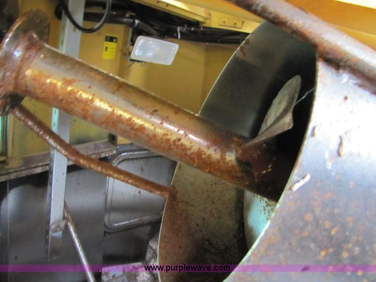 image for item B2209 1998 Caterpillar 480 Lexion combine