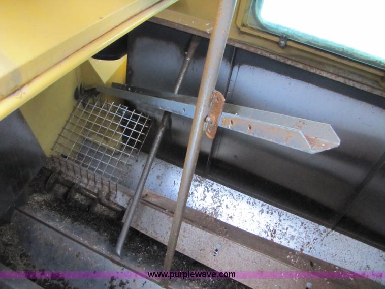 image for item B2209 1998 Caterpillar 480 Lexion combine