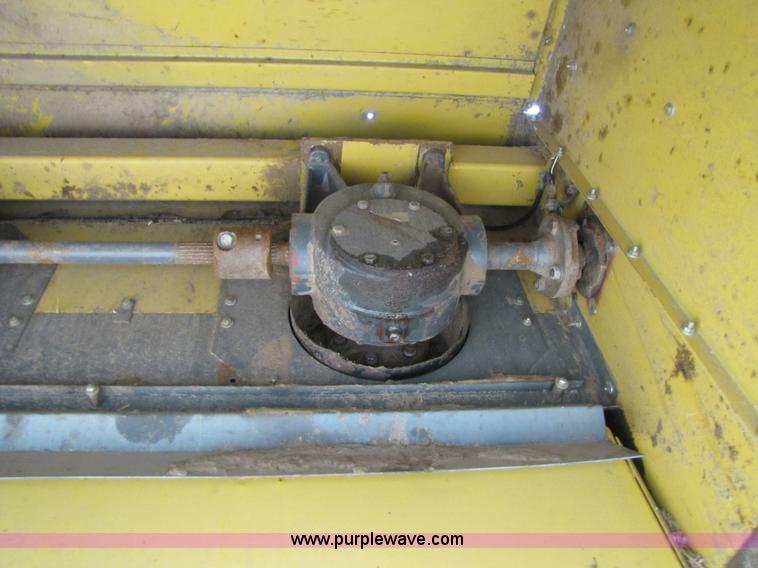 image for item B2209 1998 Caterpillar 480 Lexion combine