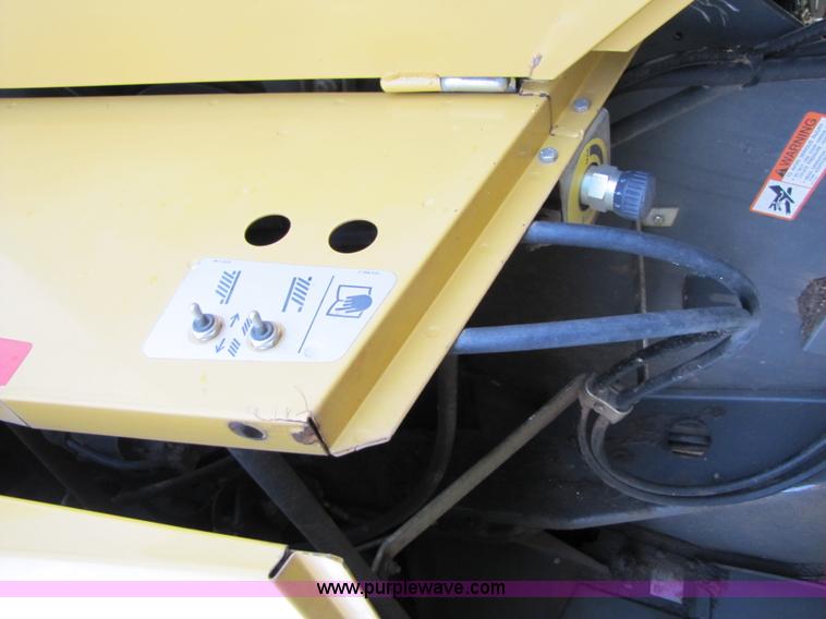 image for item B2209 1998 Caterpillar 480 Lexion combine