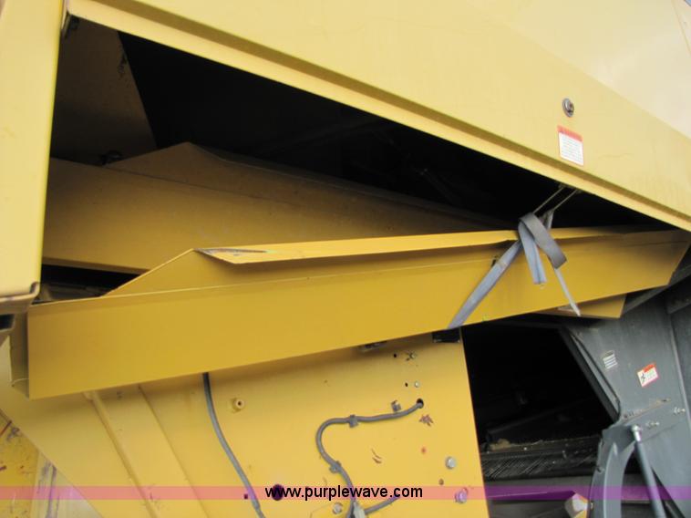 image for item B2209 1998 Caterpillar 480 Lexion combine