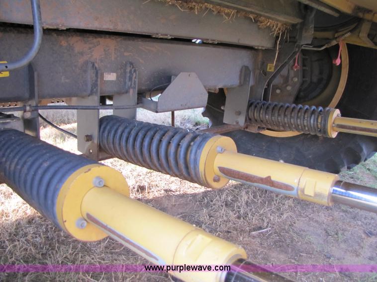 image for item B2209 1998 Caterpillar 480 Lexion combine