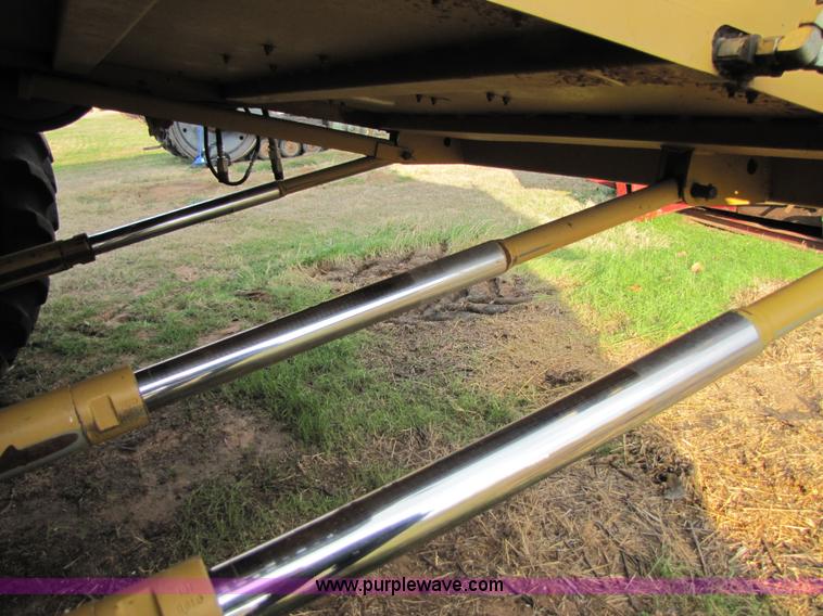 image for item B2209 1998 Caterpillar 480 Lexion combine