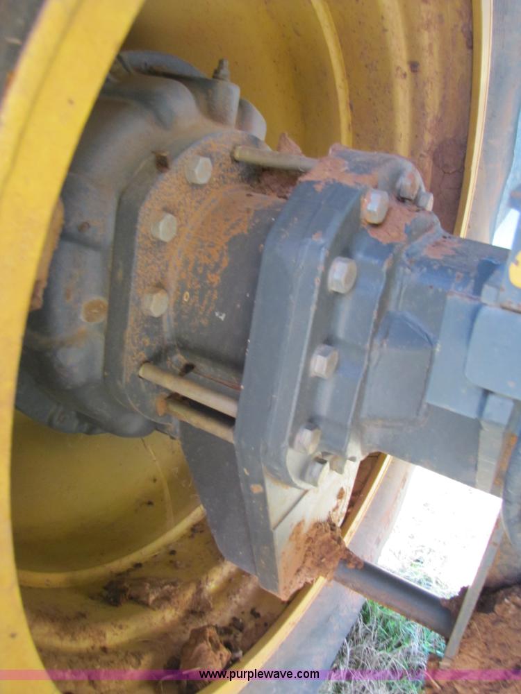 image for item B2209 1998 Caterpillar 480 Lexion combine