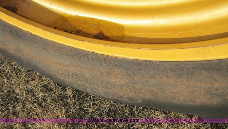 image for item B2209 1998 Caterpillar 480 Lexion combine