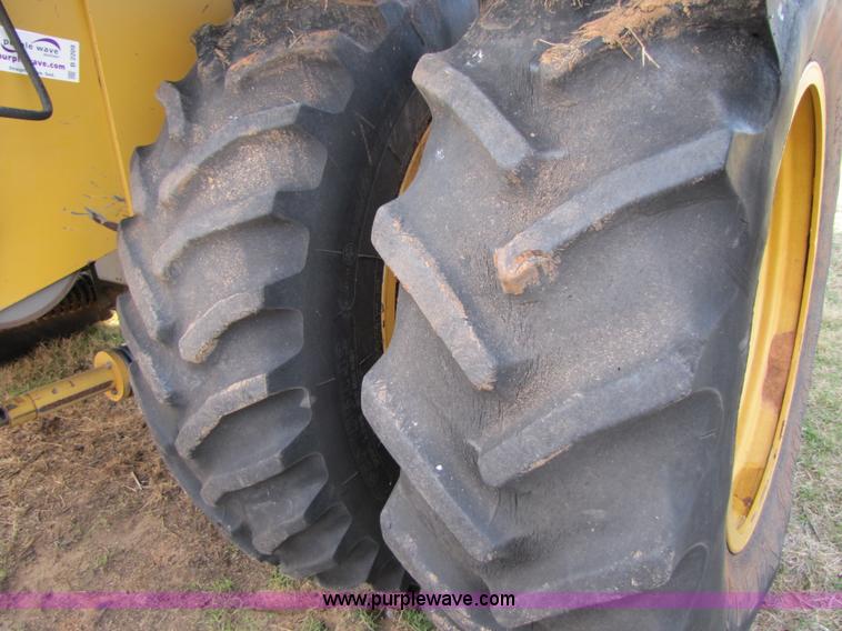 image for item B2209 1998 Caterpillar 480 Lexion combine