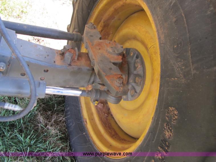 image for item B2209 1998 Caterpillar 480 Lexion combine