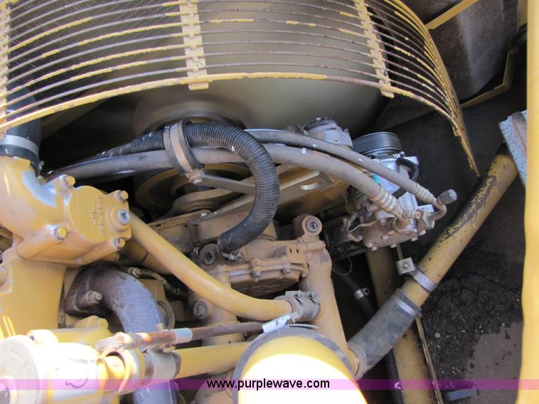 image for item B2209 1998 Caterpillar 480 Lexion combine