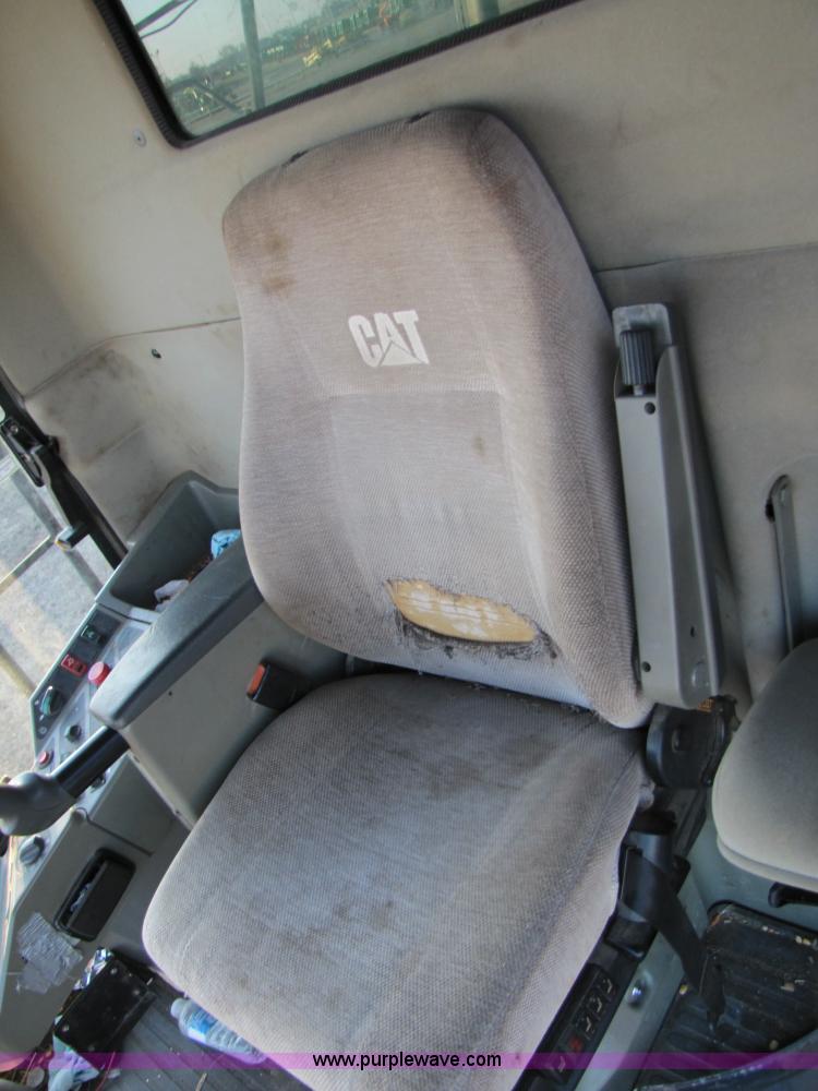 image for item B2210 2000 Caterpillar 470 Lexion RWA combine
