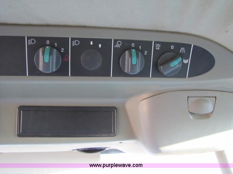 image for item B2210 2000 Caterpillar 470 Lexion RWA combine