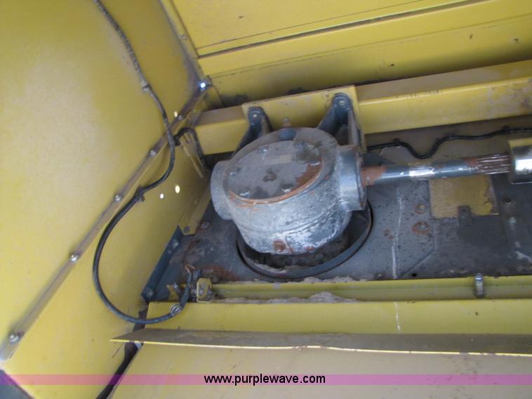 image for item B2210 2000 Caterpillar 470 Lexion RWA combine