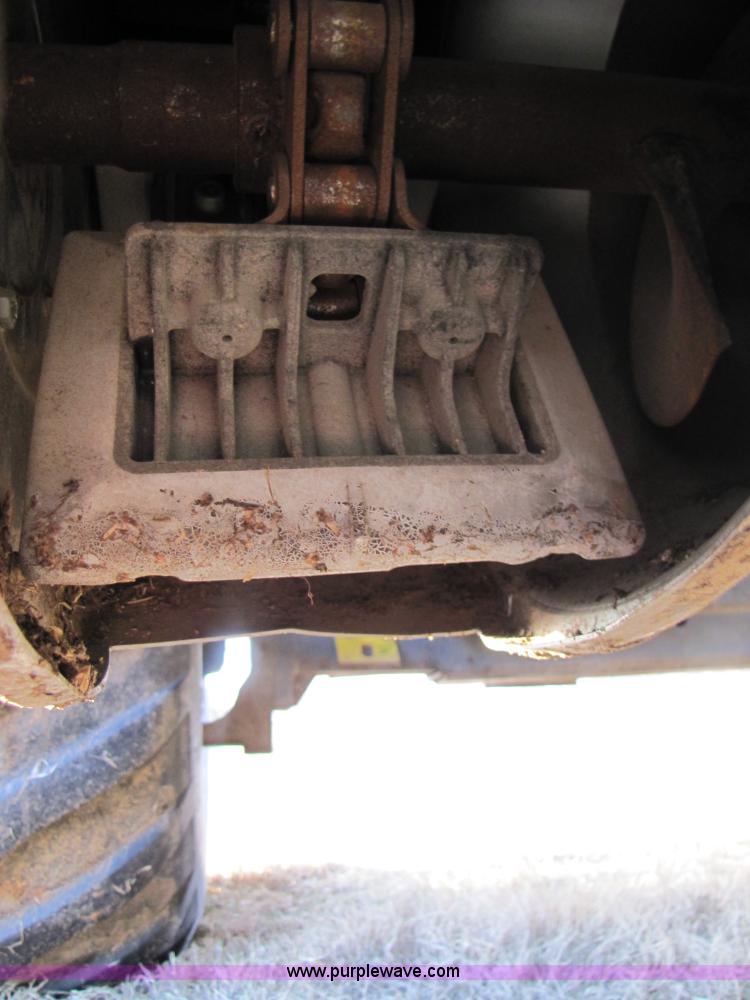 image for item B2210 2000 Caterpillar 470 Lexion RWA combine