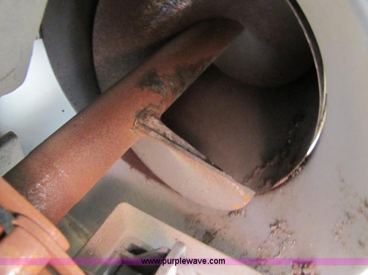 image for item B2210 2000 Caterpillar 470 Lexion RWA combine