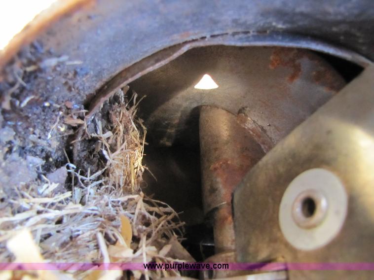 image for item B2210 2000 Caterpillar 470 Lexion RWA combine