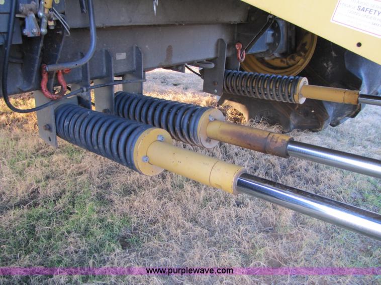 image for item B2210 2000 Caterpillar 470 Lexion RWA combine