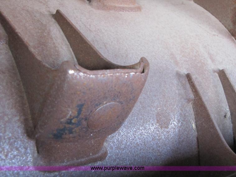 image for item B2210 2000 Caterpillar 470 Lexion RWA combine