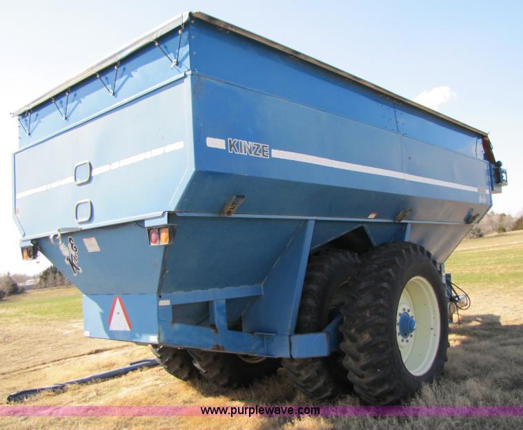 image for item B2211 Kinze 840 row crop grain cart