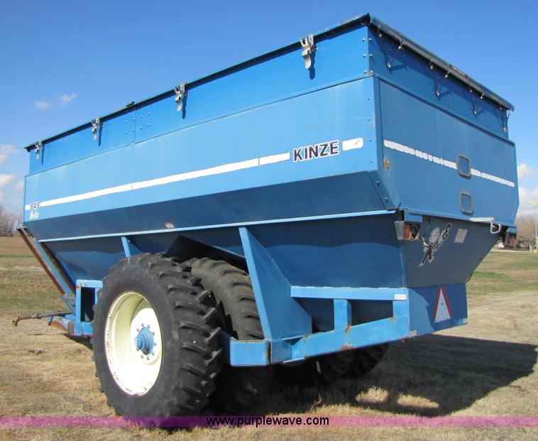 image for item B2211 Kinze 840 row crop grain cart