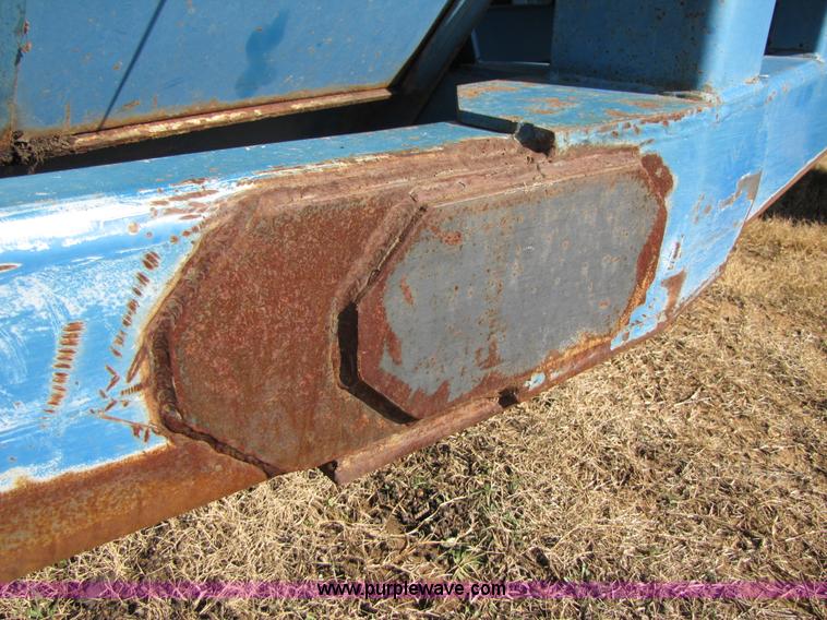 image for item B2211 Kinze 840 row crop grain cart