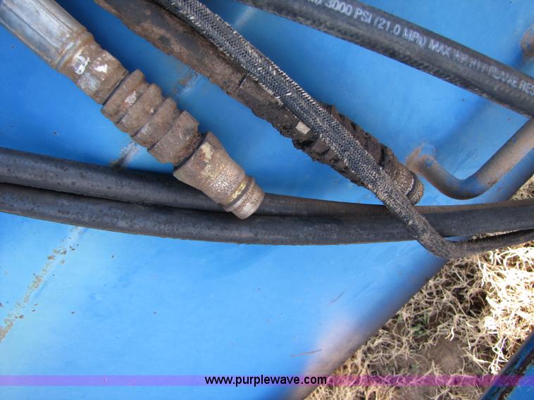 image for item B2211 Kinze 840 row crop grain cart