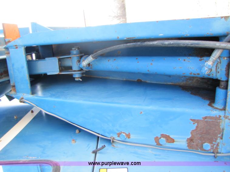 image for item B2211 Kinze 840 row crop grain cart