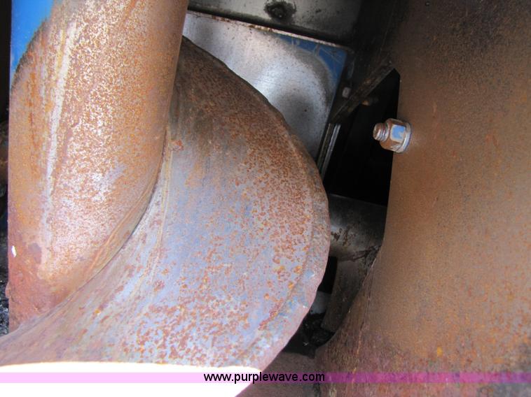 image for item B2211 Kinze 840 row crop grain cart