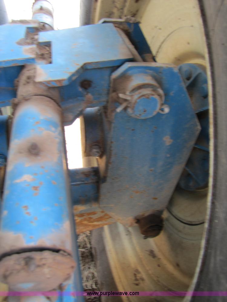 image for item B2211 Kinze 840 row crop grain cart