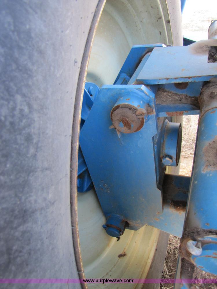 image for item B2211 Kinze 840 row crop grain cart