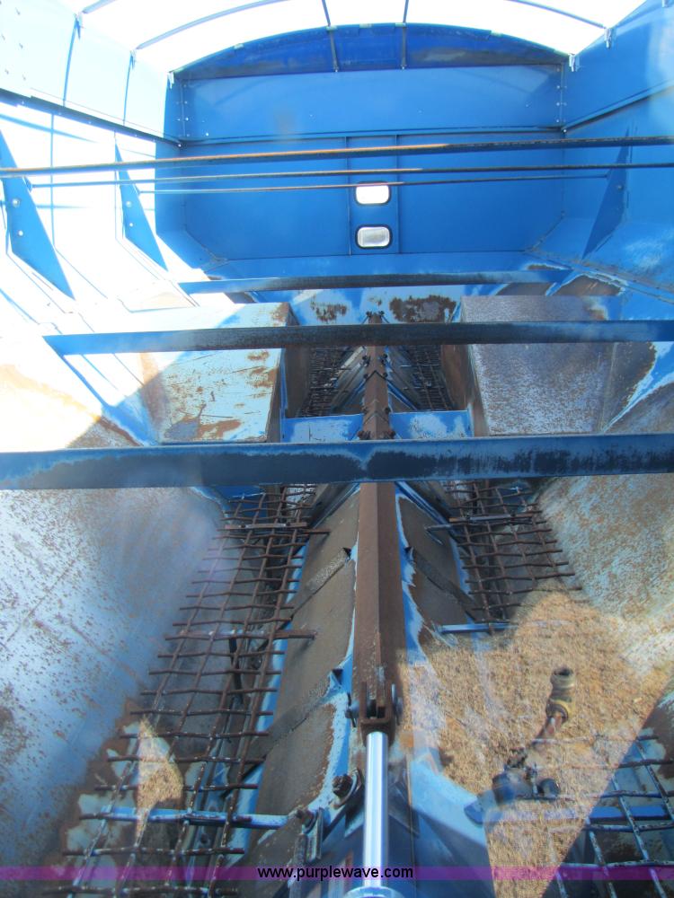 image for item B2211 Kinze 840 row crop grain cart