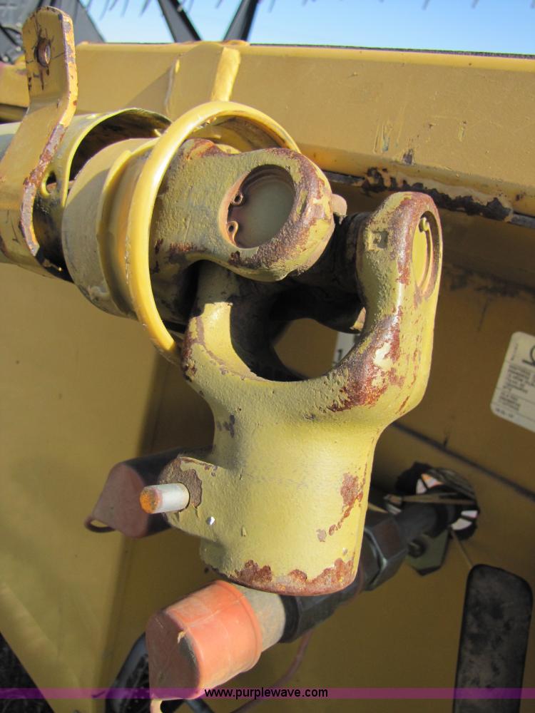 image for item B2212 2001 Caterpillar F30 30' platform