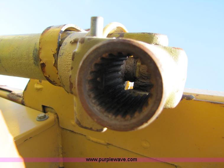 image for item B2212 2001 Caterpillar F30 30' platform