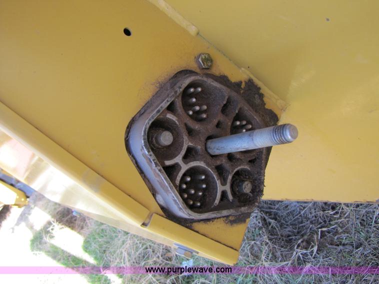 image for item B2212 2001 Caterpillar F30 30' platform